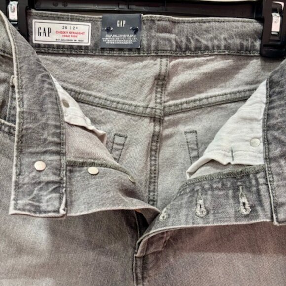 GAP-High Rise Cheeky Straight Jeans SIZE 26/2 SHORT/GRAY NWT - Picture 4 of 6